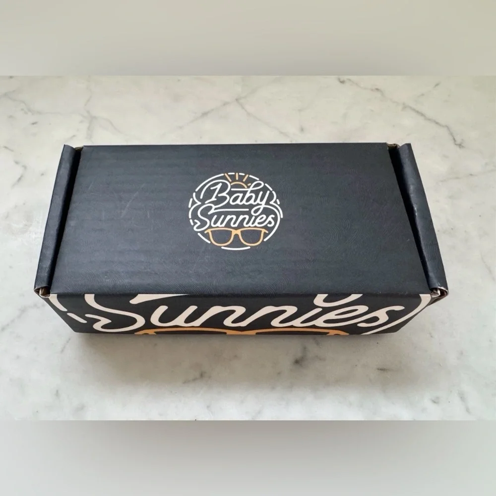 NEW IN BOX Black Flexible Polarized Baby Sunnies Sunglasses w/Strap 0-24 Months